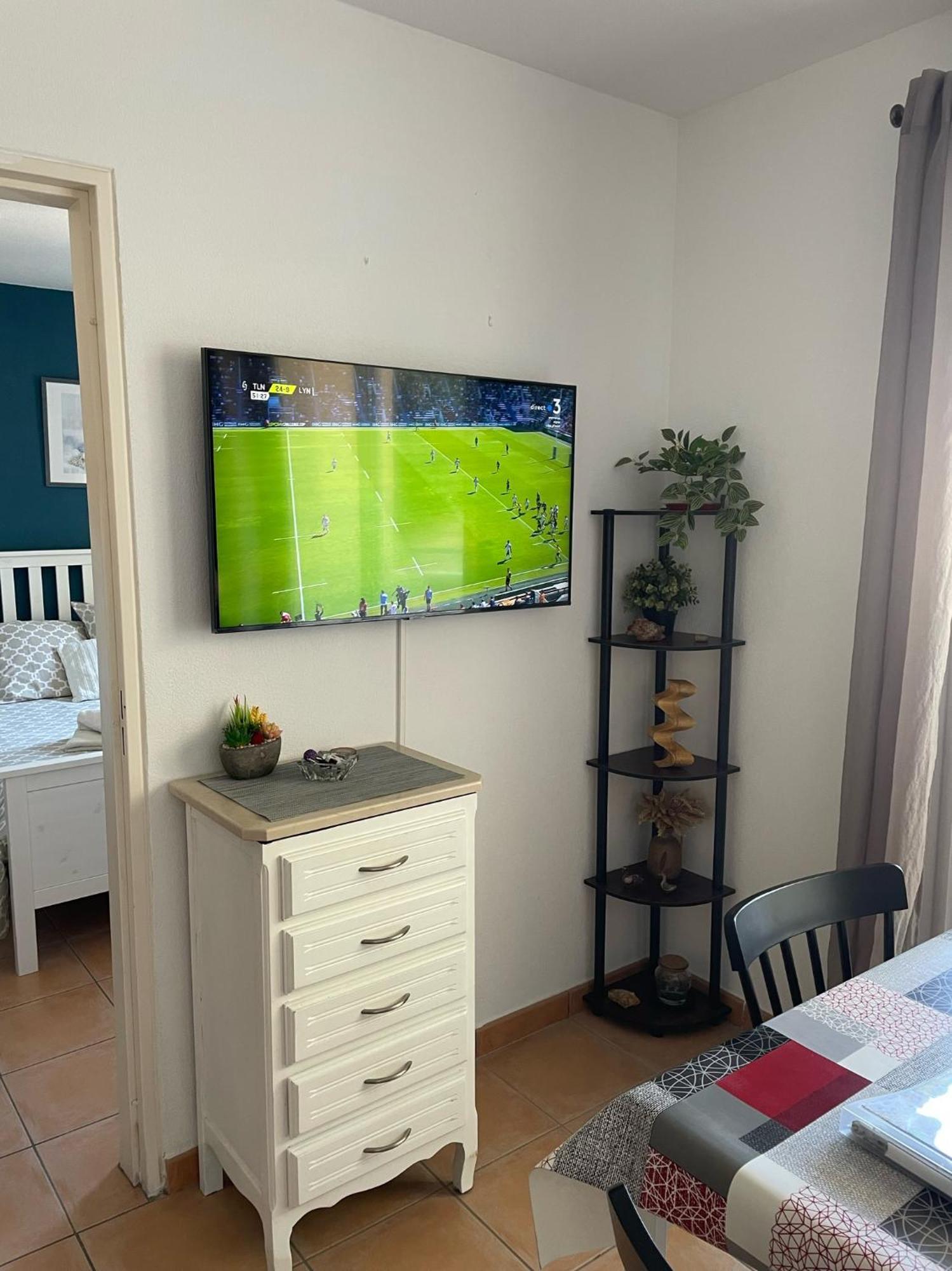 Joli Appartement Tout Confort Йер Экстерьер фото